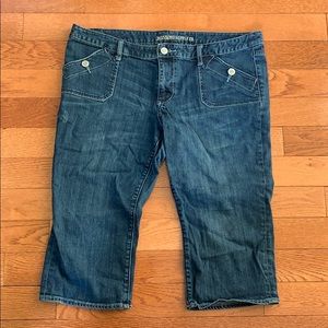 Mossimo Supply Co. Jean Capri Pants Size 17